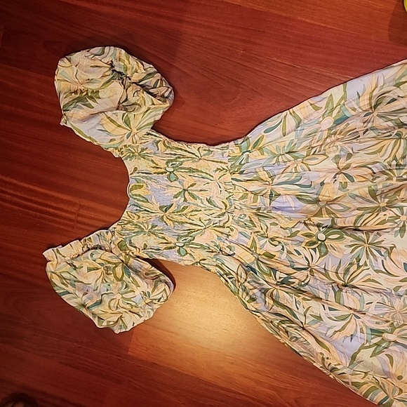 Gingham and Heels Midi Dress - Picture 5 of 6